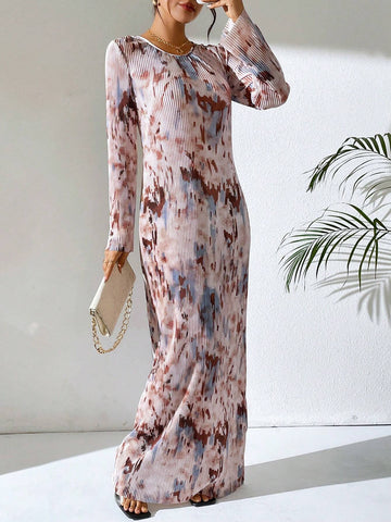 Fitted Crew Neck Long Sleeve Pleated Abstract Print Dress