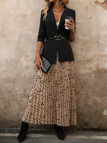 Essnce Graphic Print Pleated Hem Skirt