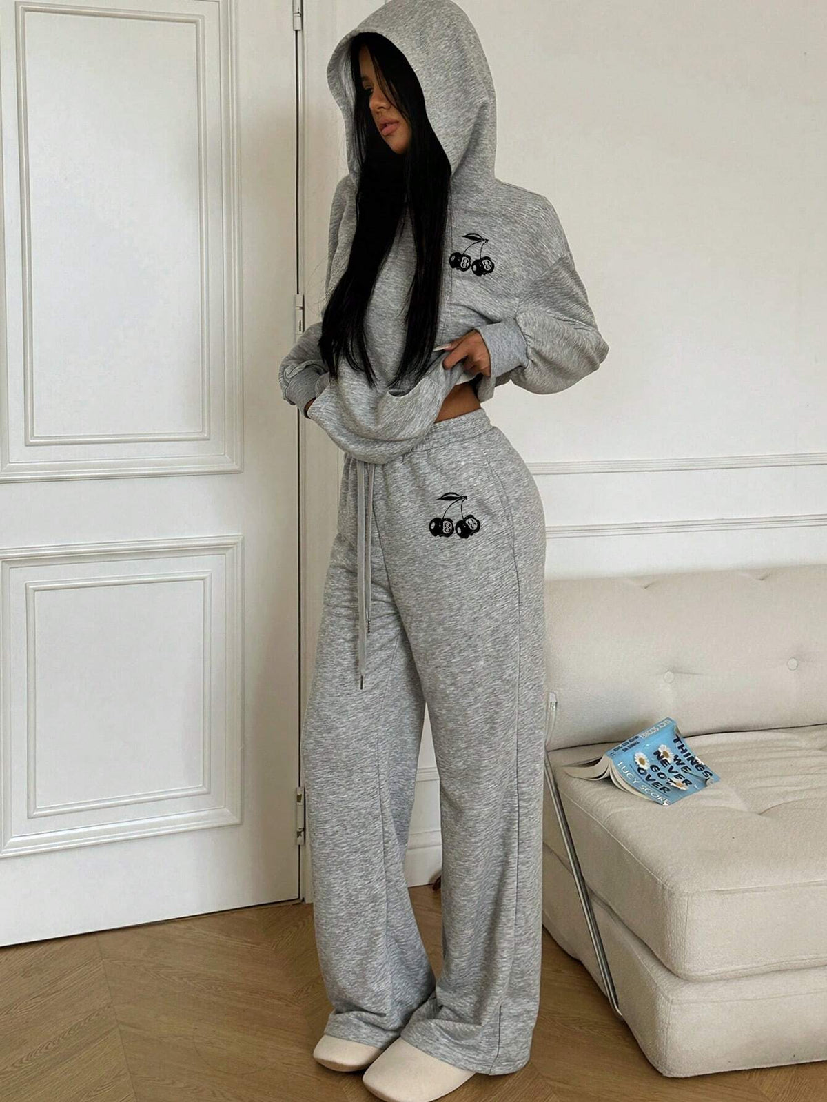 Gray Sweatshirt Suit, Cherry Print Sweatshirt Suit, Casual Sweatshirt Two-Piece Set, Women's Casual Loose Floral Gray Hooded Sweatshirt And Sweatpants Two-Piece Autumn And Winter Set