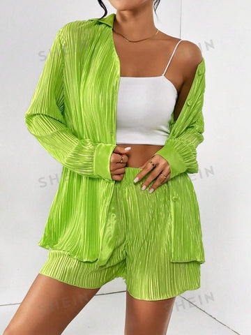 Ladies' Green Solid Color Textured Pleated Blouse & Shorts Two Pieces Set Ruffle Hem Spring Outfits