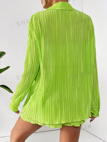 Ladies' Green Solid Color Textured Pleated Blouse & Shorts Two Pieces Set Ruffle Hem Spring Outfits
