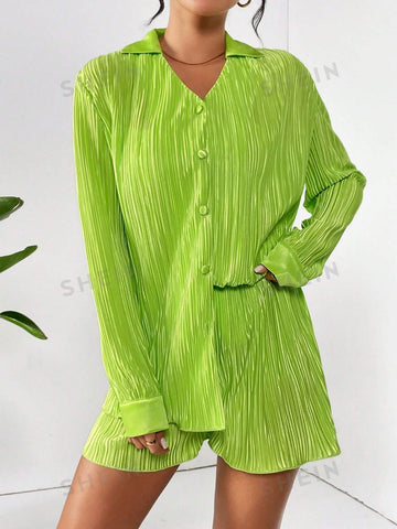 Ladies' Green Solid Color Textured Pleated Blouse & Shorts Two Pieces Set Ruffle Hem Spring Outfits