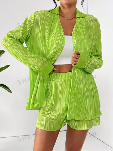 Ladies' Green Solid Color Textured Pleated Blouse & Shorts Two Pieces Set Ruffle Hem Spring Outfits