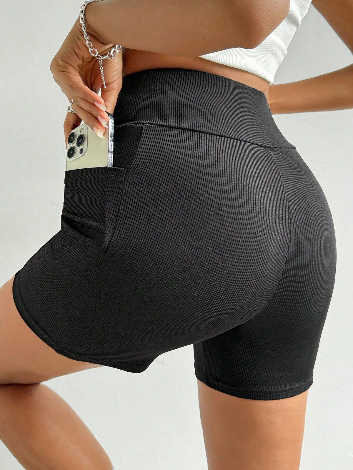 Essnce Ladies' Shorts With Pockets For Layering