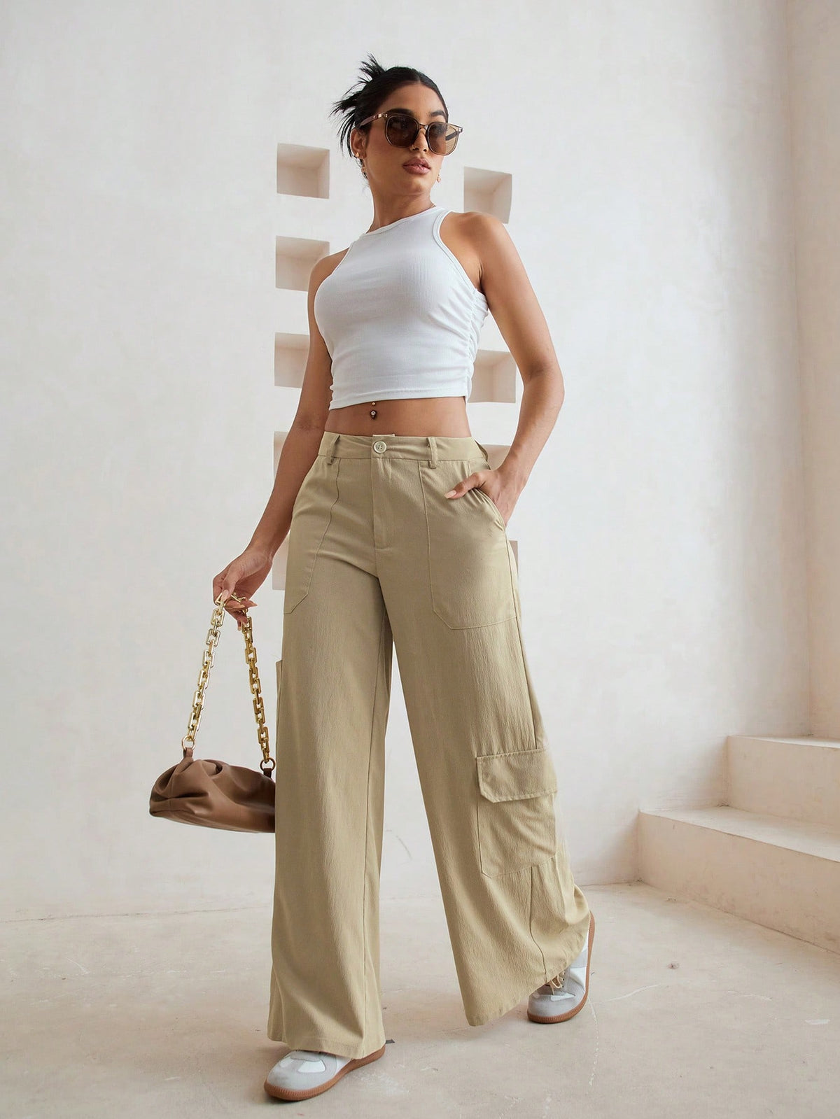 Essnce Plain Color Wide Leg Pants With Flap Pockets