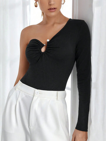 Single-Shoulder One-Piece Bodysuit With Long Sleeves
