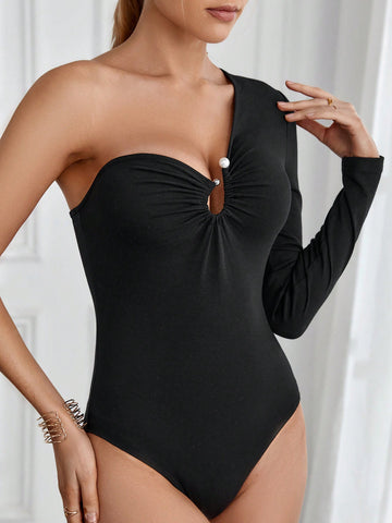 Single-Shoulder One-Piece Bodysuit With Long Sleeves