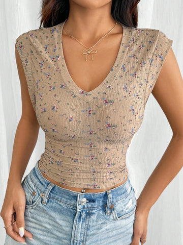 Essnce Spring/Summer White Short Sleeves Pleated Hem Women T-Shirt