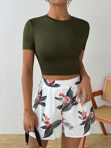 Women's Casual 2pcs Knitted Short Sleeve Top And Woven Printed Wide Leg Shorts Summer Fashion Set