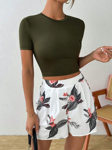 Women's Casual 2pcs Knitted Short Sleeve Top And Woven Printed Wide Leg Shorts Summer Fashion Set