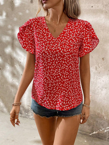 Essnce Women's Floral Printed V-Neck Short Sleeve Shirt