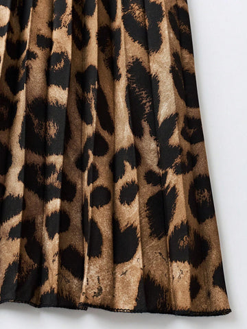 Essnce Women's Leopard Print Pleated Skirt