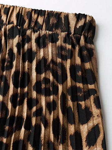 Essnce Women's Leopard Print Pleated Skirt