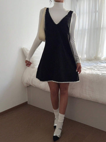 Women's Loose Rib Corduroy Pinafore Dress With Contrast Embroidered Shell Hem, Mini Dress