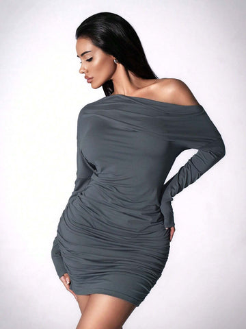 Women Solid Asymmetric Neck Long Sleeve Pleated Bodycon Mini Dress