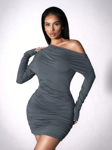 Women Solid Asymmetric Neck Long Sleeve Pleated Bodycon Mini Dress