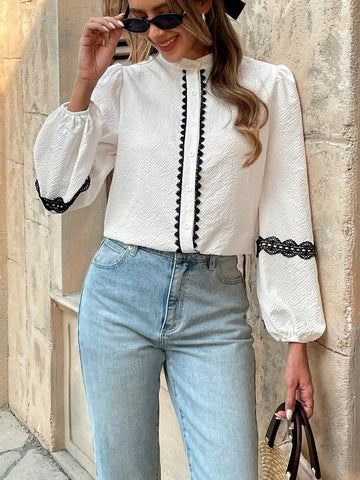 Franclia Elegant Commuter Casual Loose Lace Patchwork Balloon Sleeve Stand Collar Woven Textured Fabric White Blouse For Women,