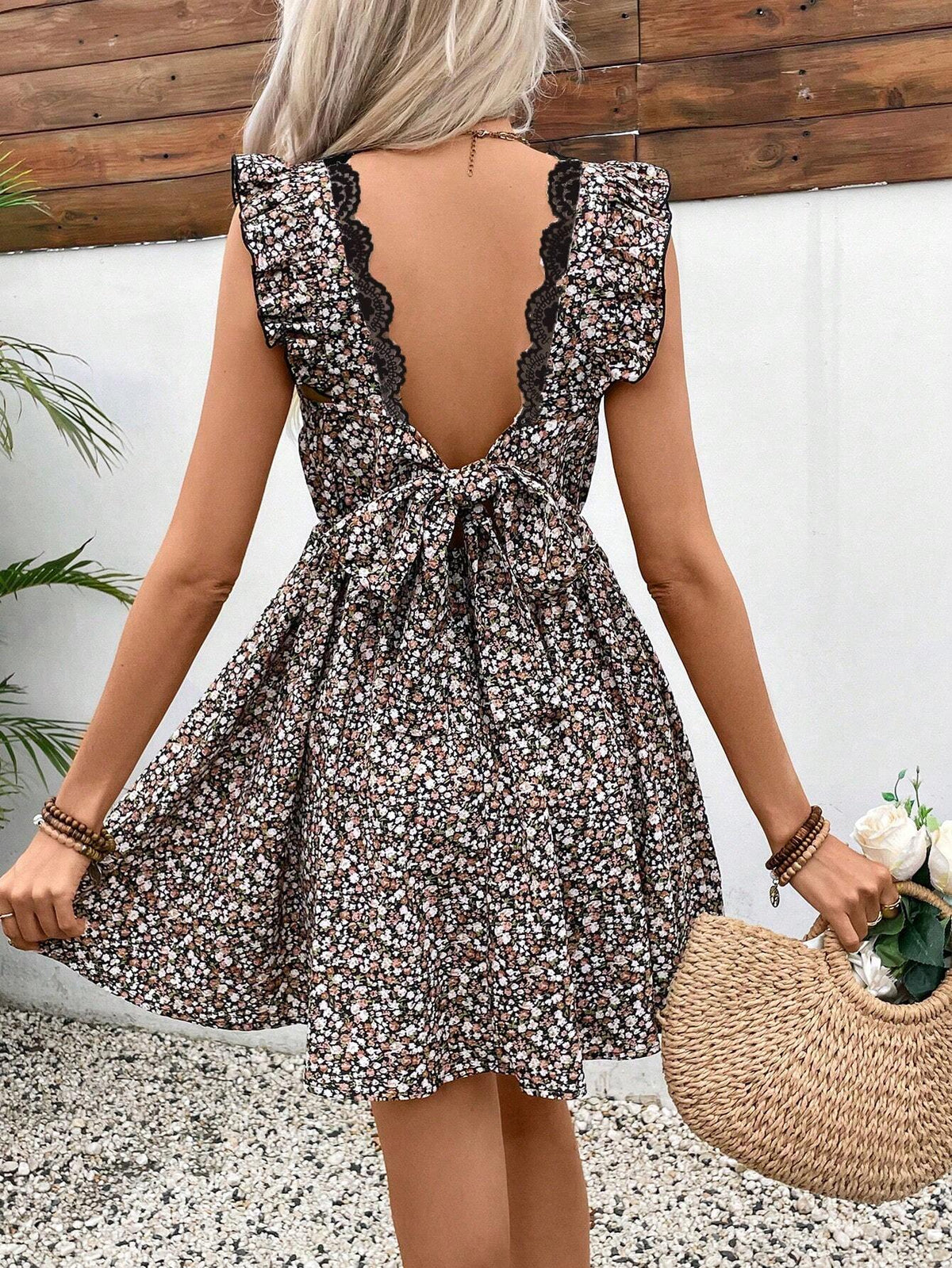 Ladies" Floral Patchwork Lace Backless Butterfly Decorated Dress