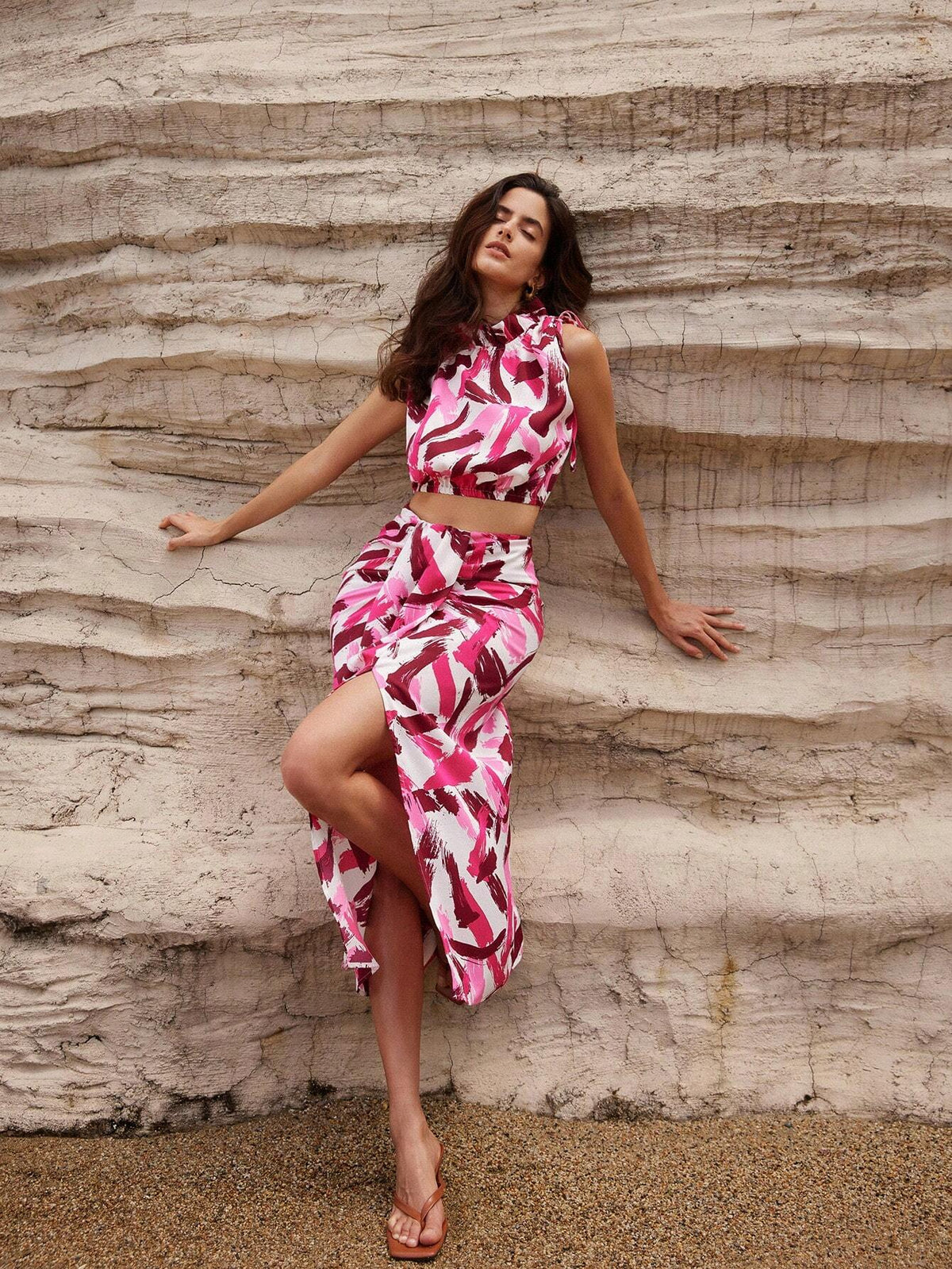 Random Brushstroke Print Tie-Up Vest And High-Slit Midi Skirt Two-Piece Set