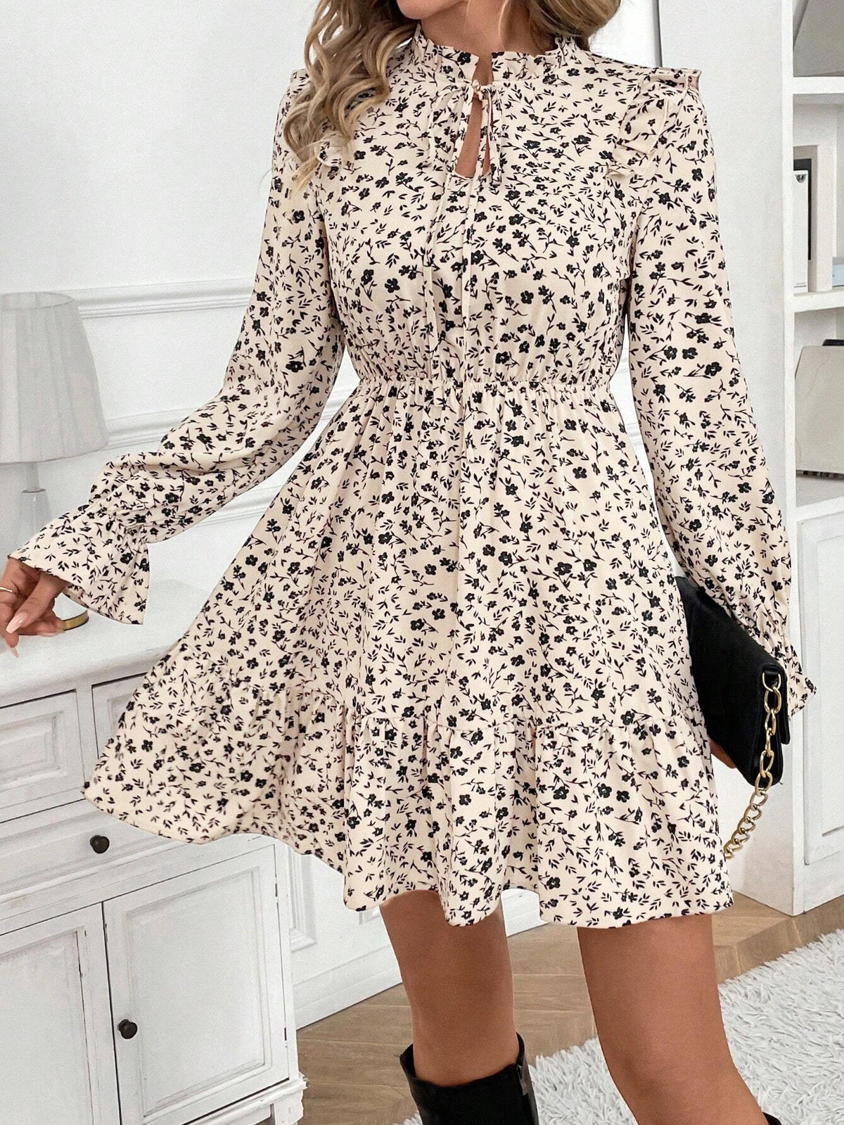Women Casual Ditsy Floral Waist Fitted Short Dress, Autumn