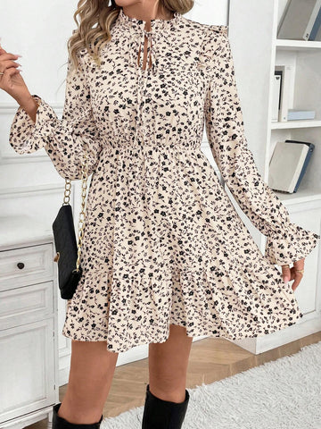Women Casual Ditsy Floral Waist Fitted Short Dress, Autumn