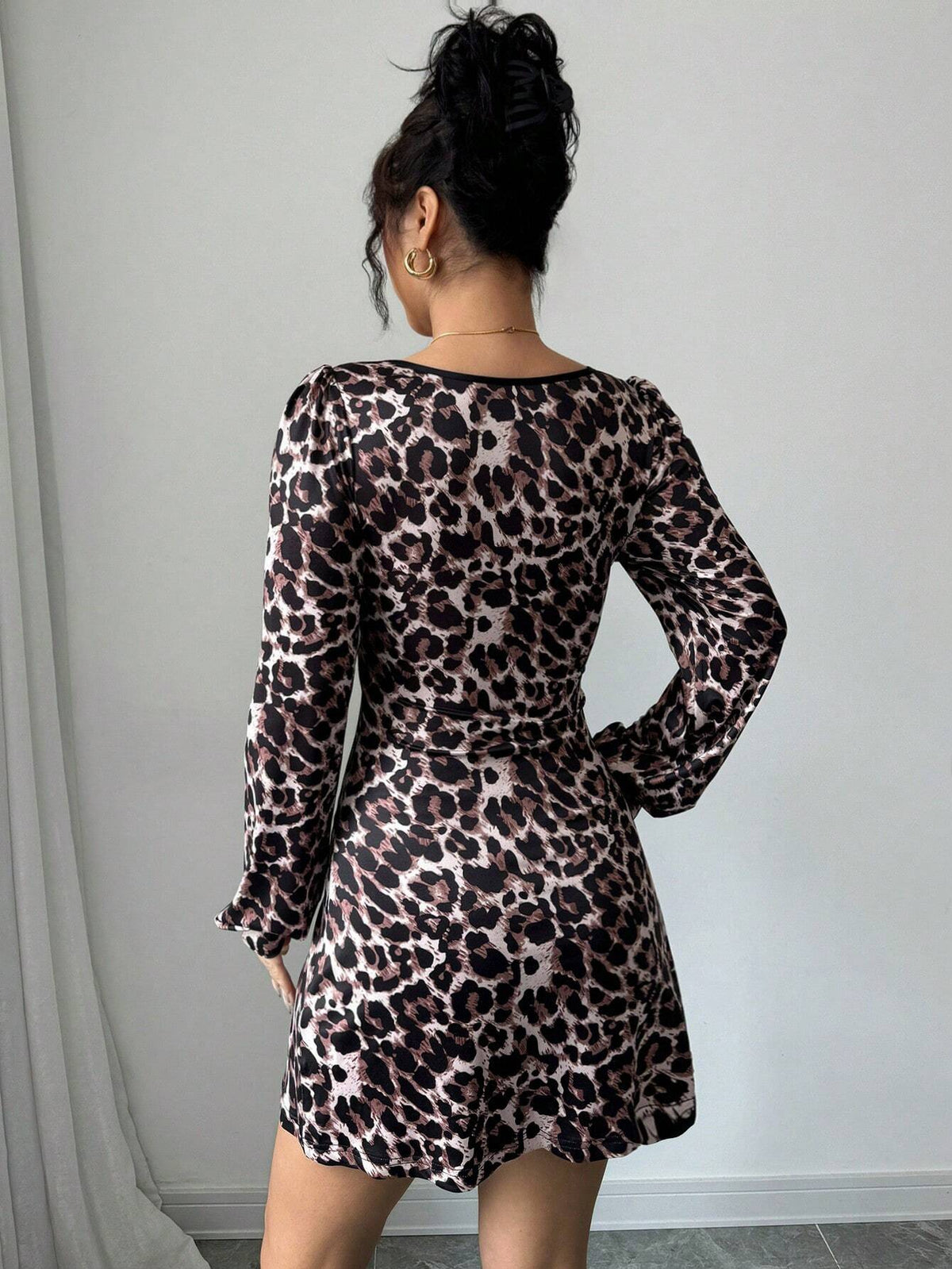 Women Leopard Print Bow Decor Mini Dress,Waist A-Hem,Contrast Color Edge, Casual Daily
