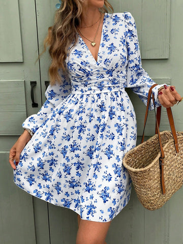 Women's Elegant Romantic Holiday V-Neck Long Sleeve Blue And White Small Floral All-Over