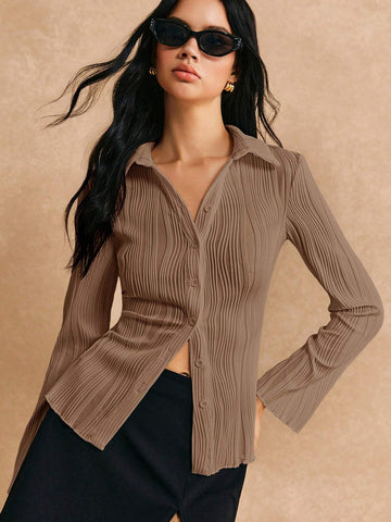 Women's Minimalist Fitted Textured Front Button T-Shirt, Autumn