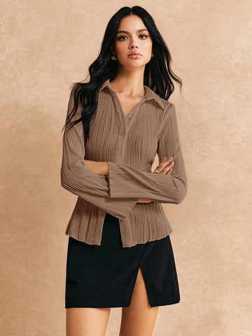 Women's Minimalist Fitted Textured Front Button T-Shirt, Autumn