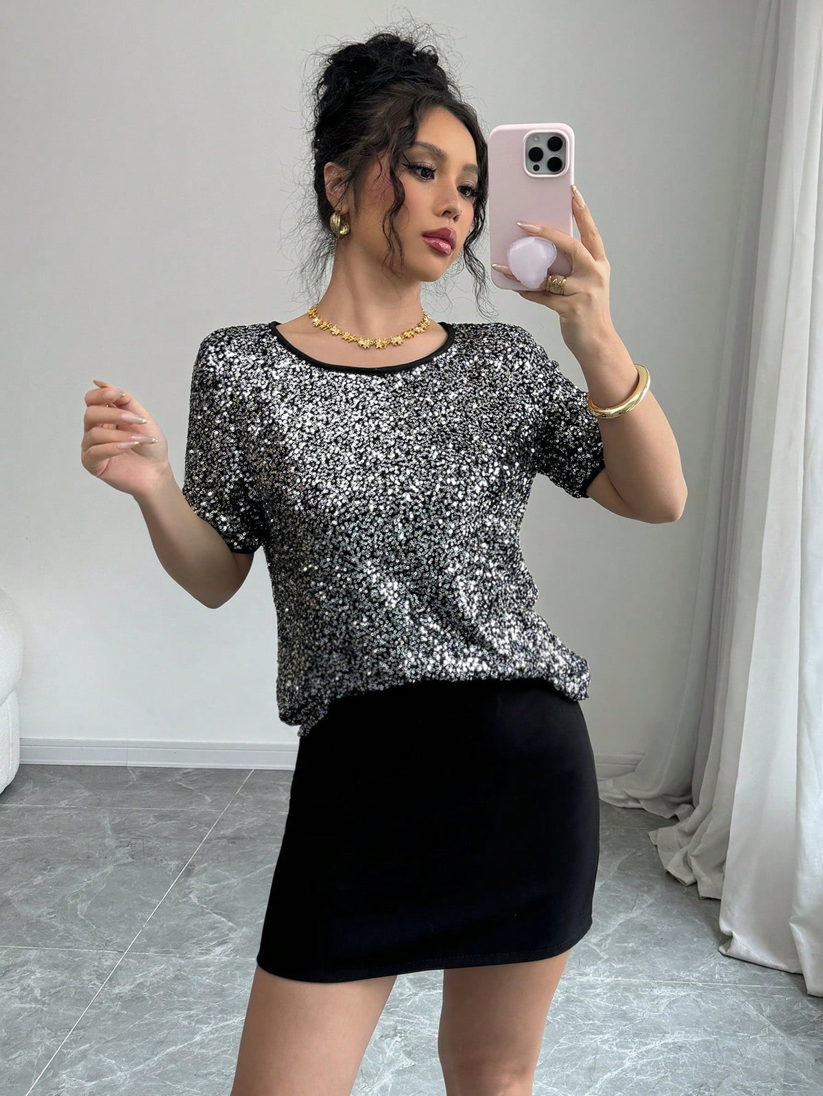 Frenchy Women's Round Neck Short Sleeve Sequin Loose Blouse