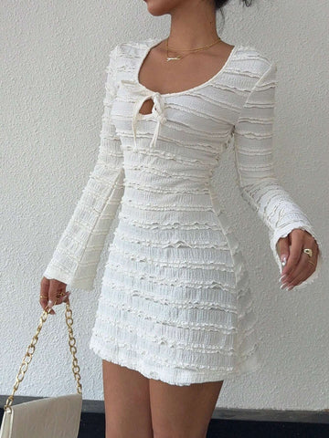 Women's Solid Color Front Tie Long Sleeve Pleated Minimalist Short Casual Dress