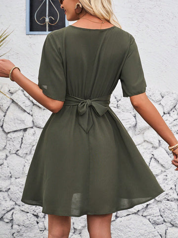 Women's V-Neck Twist-Front Short Sleeve Ruffle Hem Midi Dress