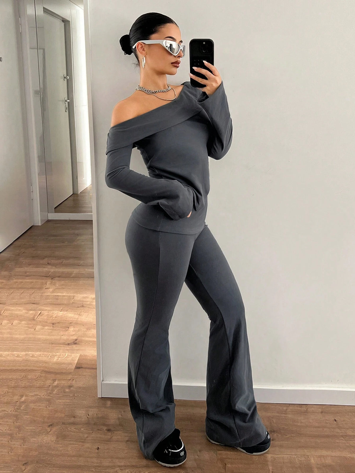 1 Set Solid Color Oblique Shoulder Long Sleeve T-Shirt And Low Waist Long Pants