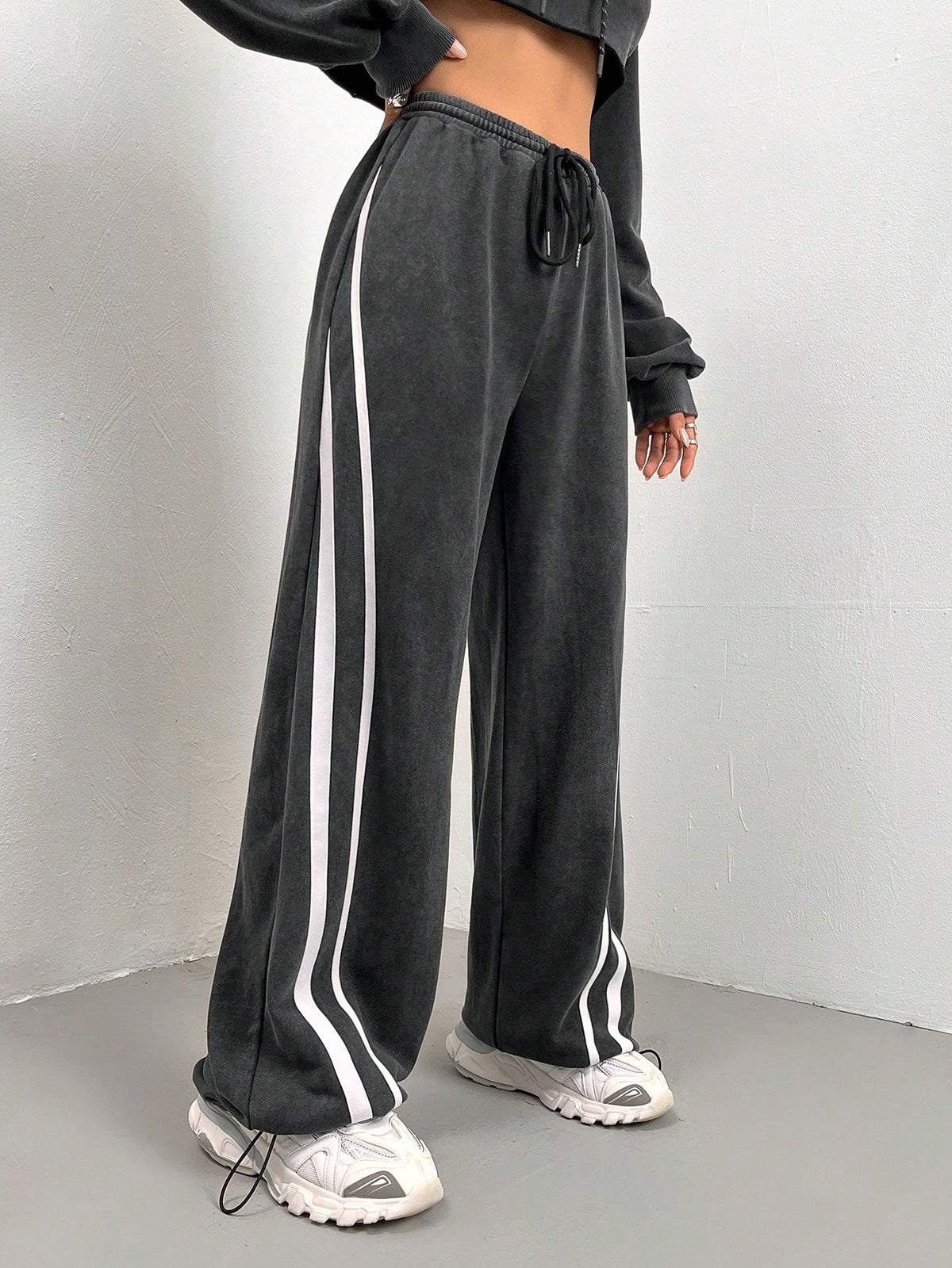 ICON Contrast Tape Drawstring Waist Sweatpants