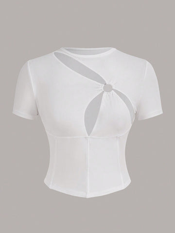 Cut Out O-ring Detail Crop Tee