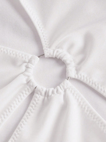 Cut Out O-ring Detail Crop Tee