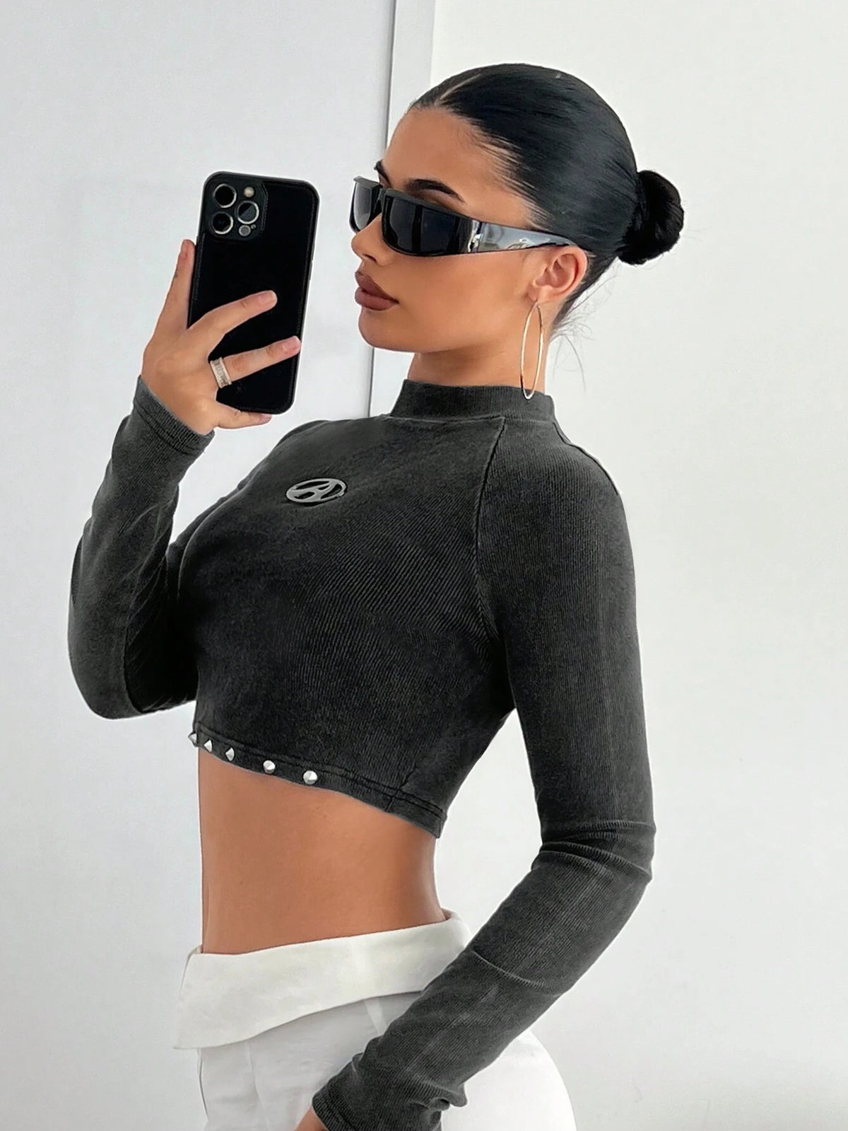 Long Sleeve Colorblock Studded Cropped T-Shirt