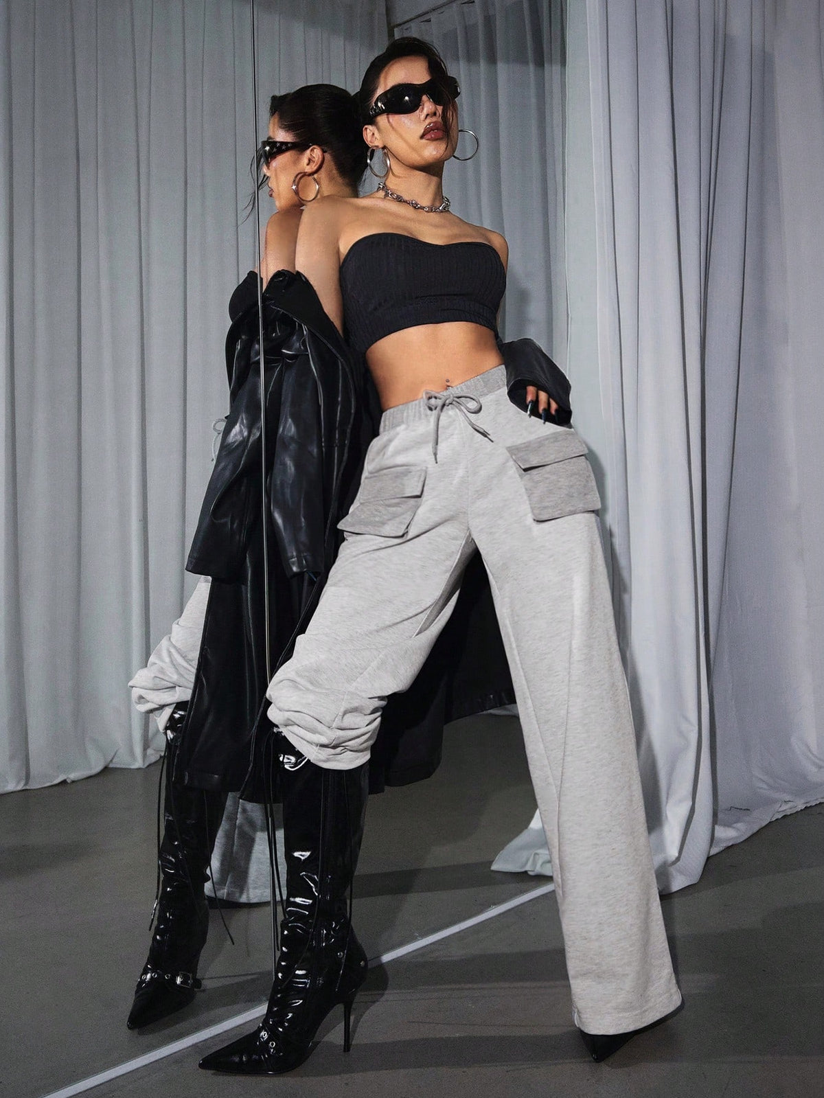 ICON Low-rise Color Blocking Shorts With 3d Pocket Design