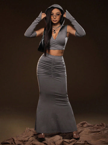 Solid Cut Out Crop Hooded Top & Ruched Mermaid Hem Skirt