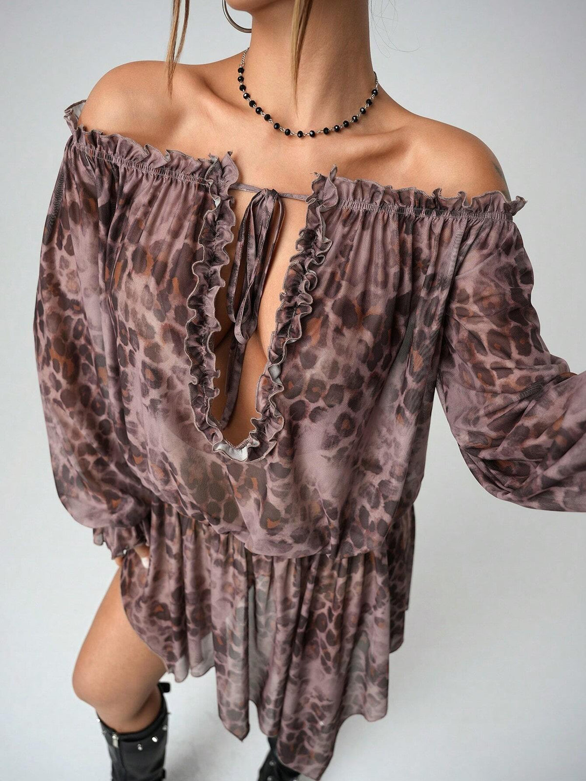 Women Off Shoulder Front Tie Gathered Waist Casual Short Dress