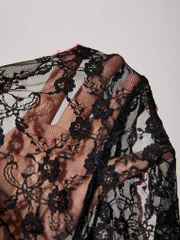 Y2k Summer Spring Outfits Women Two Piece Sets Y2k Shorts Women's Fashionable Color Block Floral Embellished Shoulder Straps Low Waist Lace Shorts And See-Through Top Set