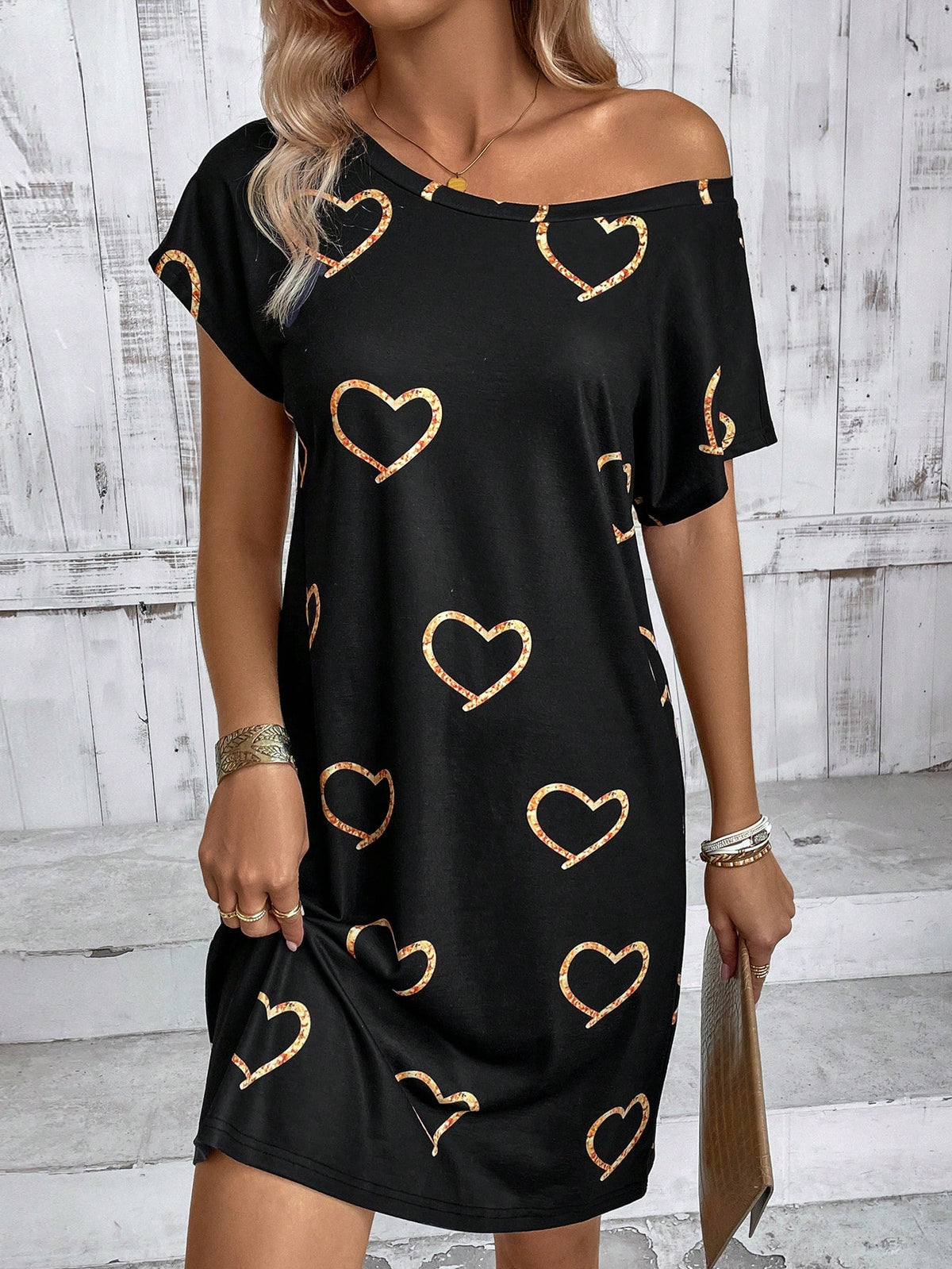 Casual Sleeveless Dress With Heart Print