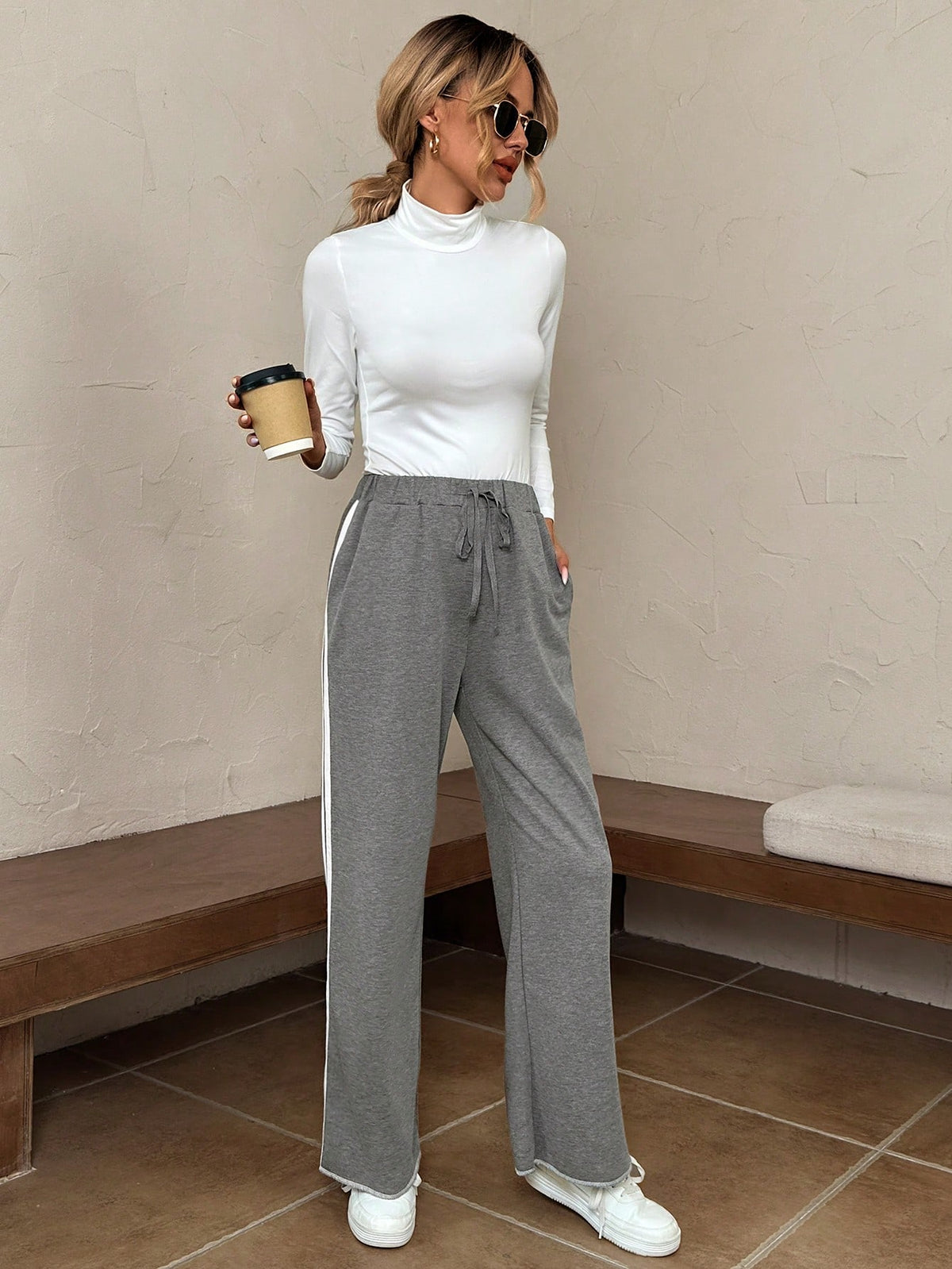 LUNE Contrast Side Stripe Drawstring Waist Wide Leg Sweatpants