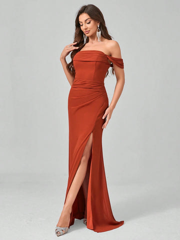 Elegant Chiffon Long Dress With High Slit And Pleated Detail On Hips