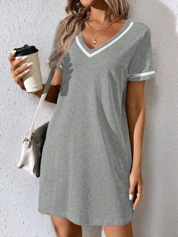 Fashionable Casual V-Neck Contrast Color Trim Black Knit Dress