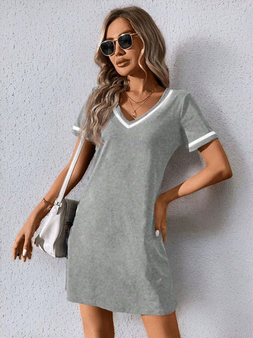 Fashionable Casual V-Neck Contrast Color Trim Black Knit Dress