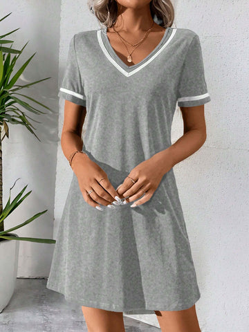 Fashionable Casual V-Neck Contrast Color Trim Black Knit Dress