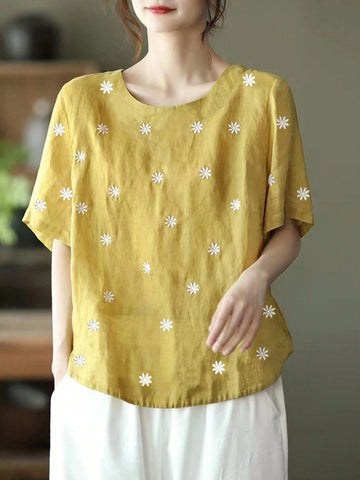 LUNE Floral Embroidery Blouse