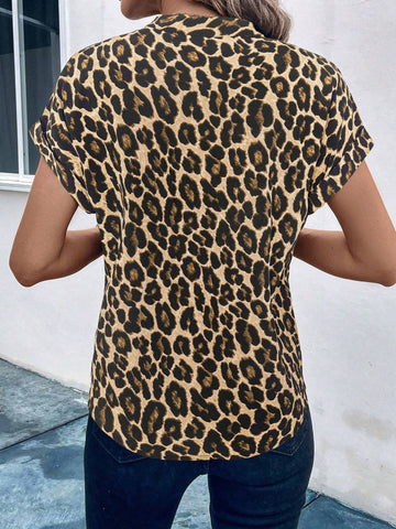 LUNE Leopard Print V-Neck Casual Short Sleeve Shirt