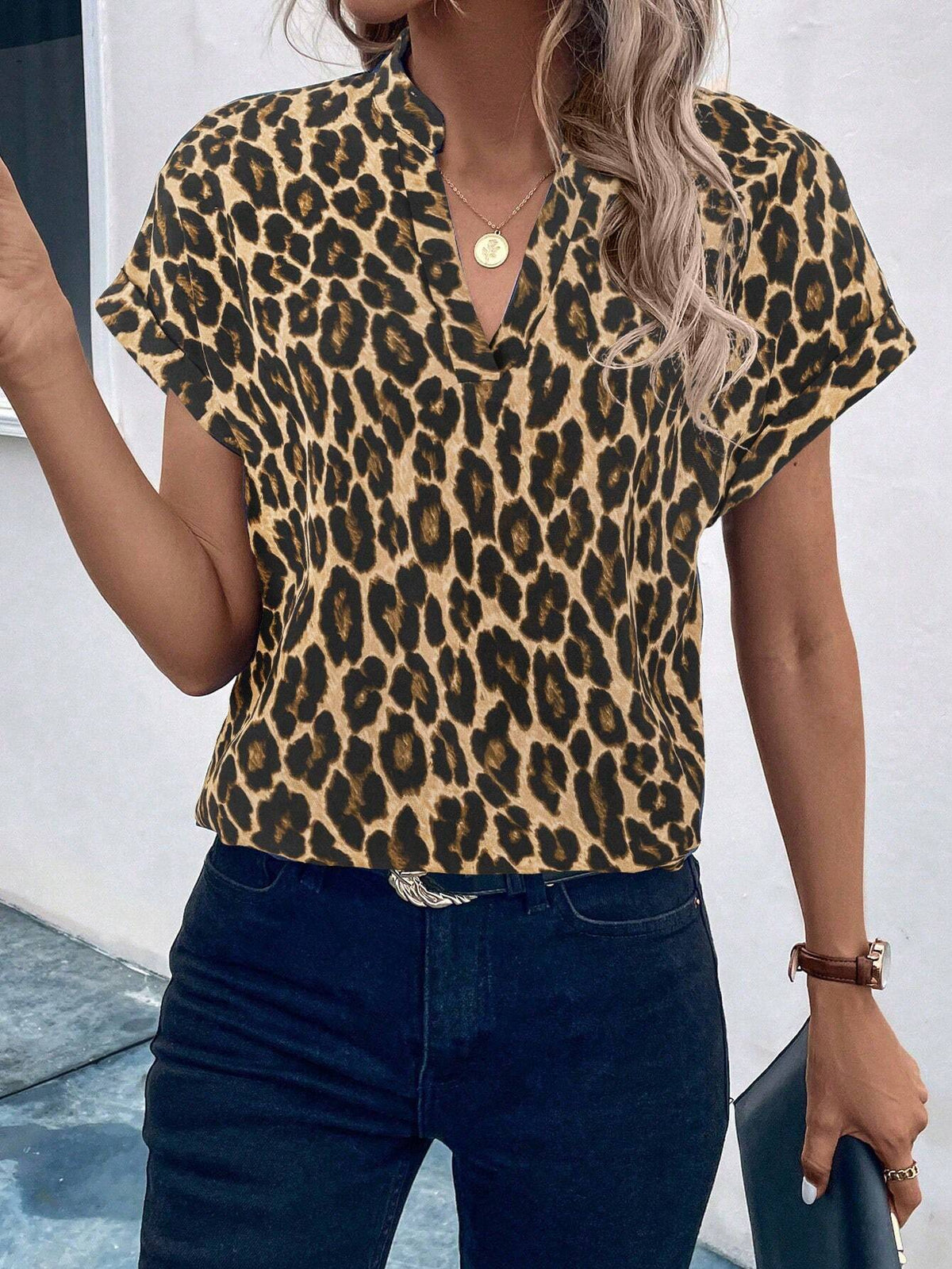 LUNE Leopard Print V-Neck Casual Short Sleeve Shirt